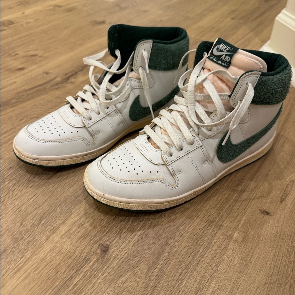 Nike Jordan’s